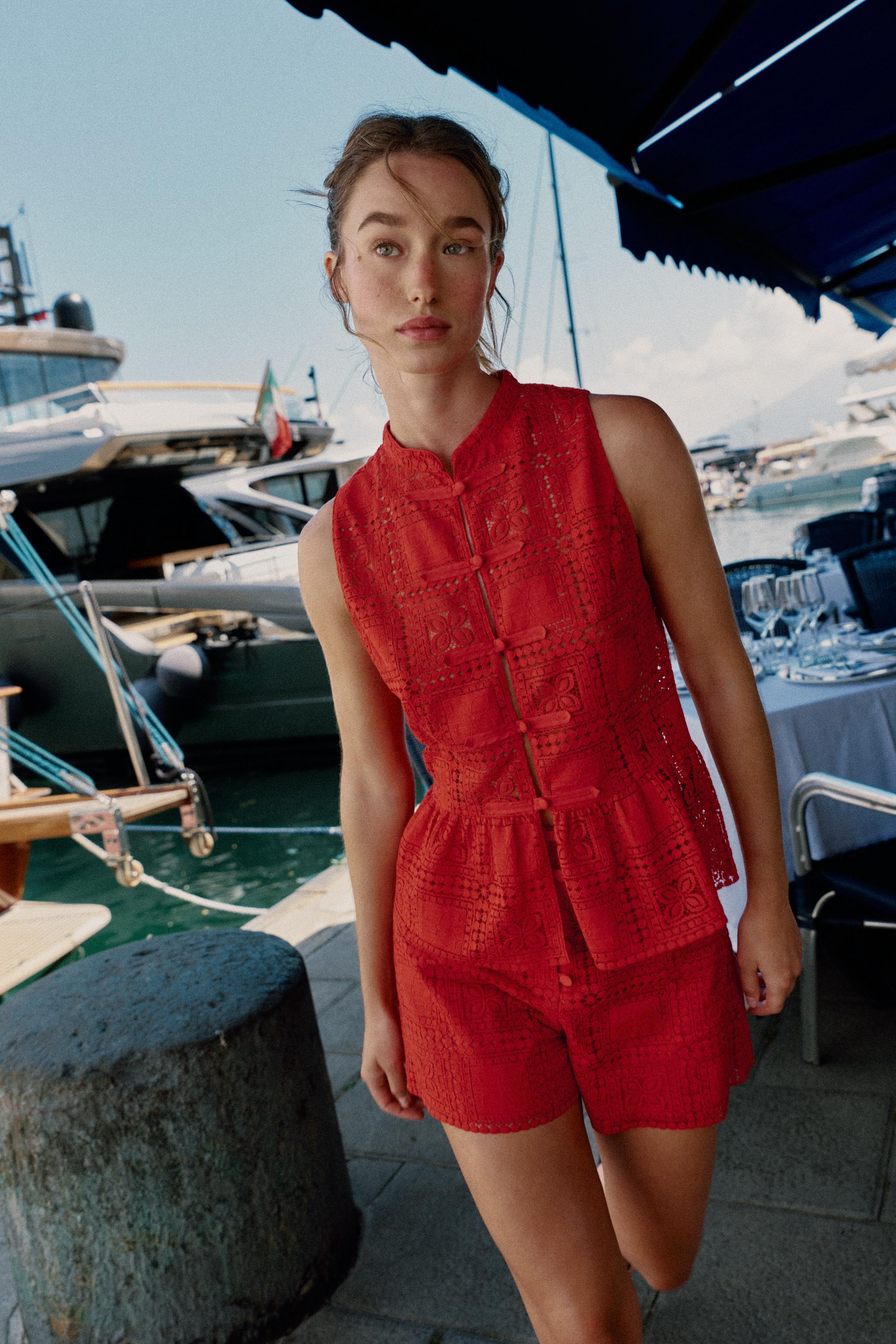 GUIPURE LACE TOP WITH FIREMAN CLASPS